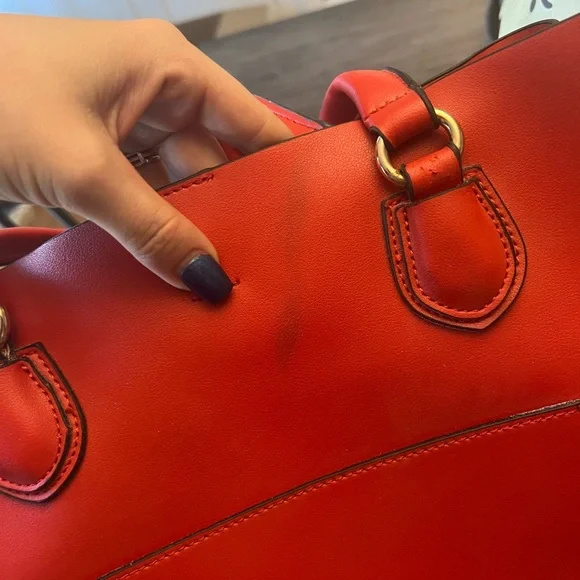 Adorable red bag - Picture 5 of 5